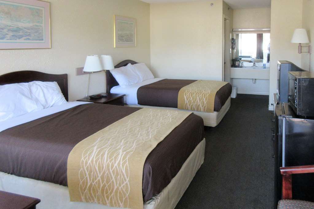 Quality Inn & Suites Полис Айлънд Стая снимка