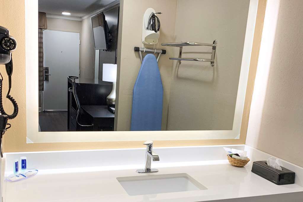 Quality Inn & Suites Полис Айлънд Стая снимка