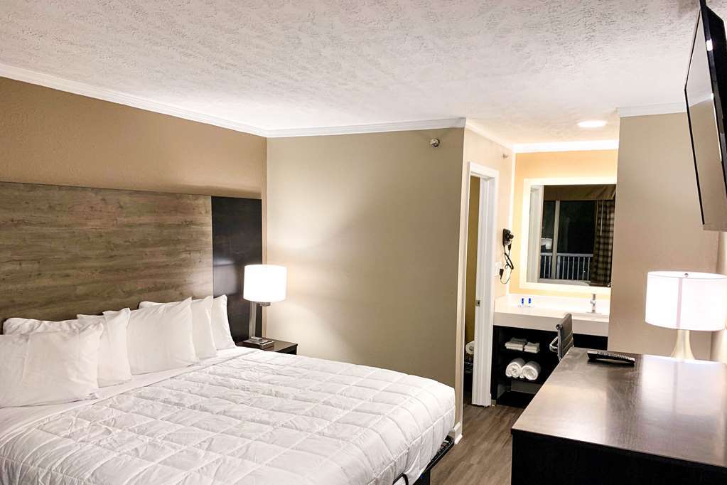 Quality Inn & Suites Полис Айлънд Стая снимка